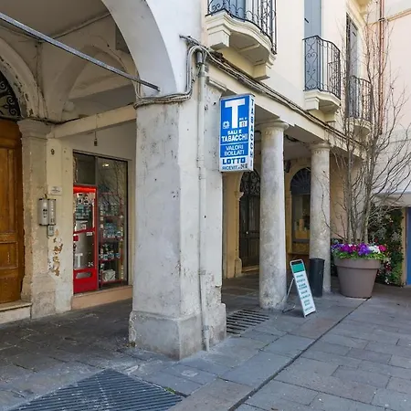 Apartament Le Colonne, Almost Inside The Basilica Palladiana *